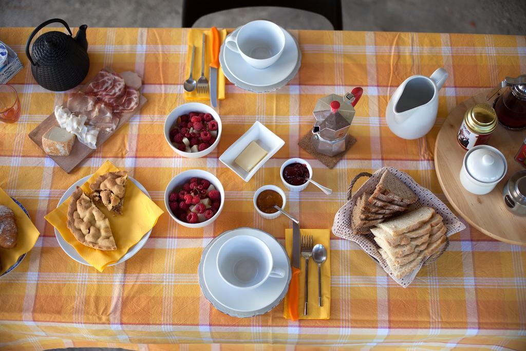 إيفريا B&B Cascina Moncrava المظهر الخارجي الصورة