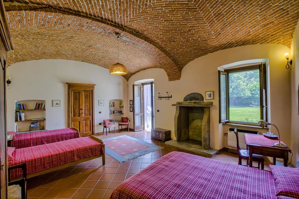 إيفريا B&B Cascina Moncrava الغرفة الصورة