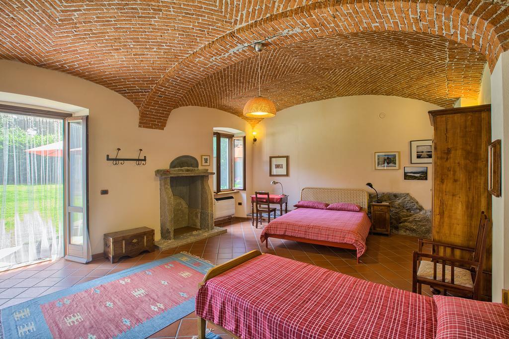 إيفريا B&B Cascina Moncrava الغرفة الصورة